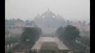 Delhi air pollution: Thick smog blankets city as AQI stays in 'very poor' range for 15th consecutive day