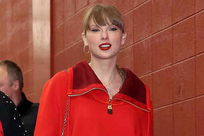 Taylor Swift’s $5,500 Stella McCartney blazer takes over the spotlight during her cozy NYC dinner date with Travis Kelce