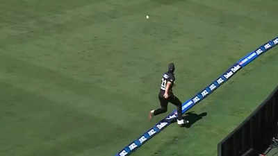 Watch: Matt Henry does a Suryakumar Yadav in New Zealand vs Sri Lanka ODI