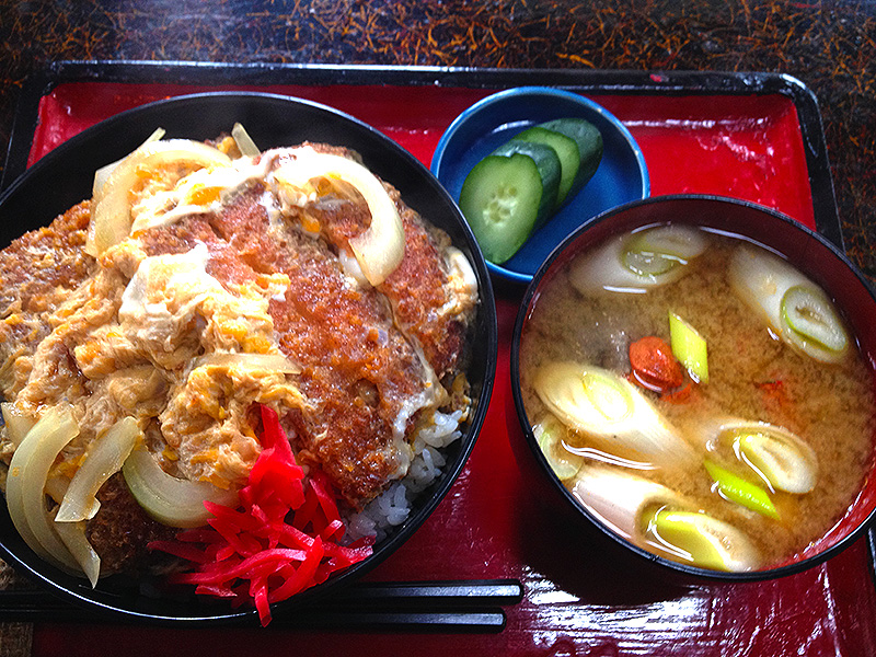 幸福を呼ぶカツ丼