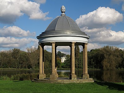 Colonnaded temple in Richmondpark