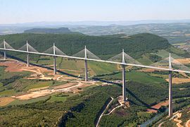 2. Viaduc de Millau avec 1 135 000 visiteurs.