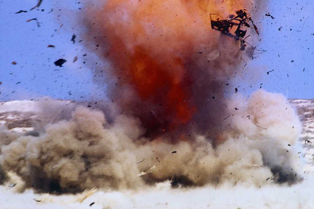 bomb explosion operation desert storm 71261176