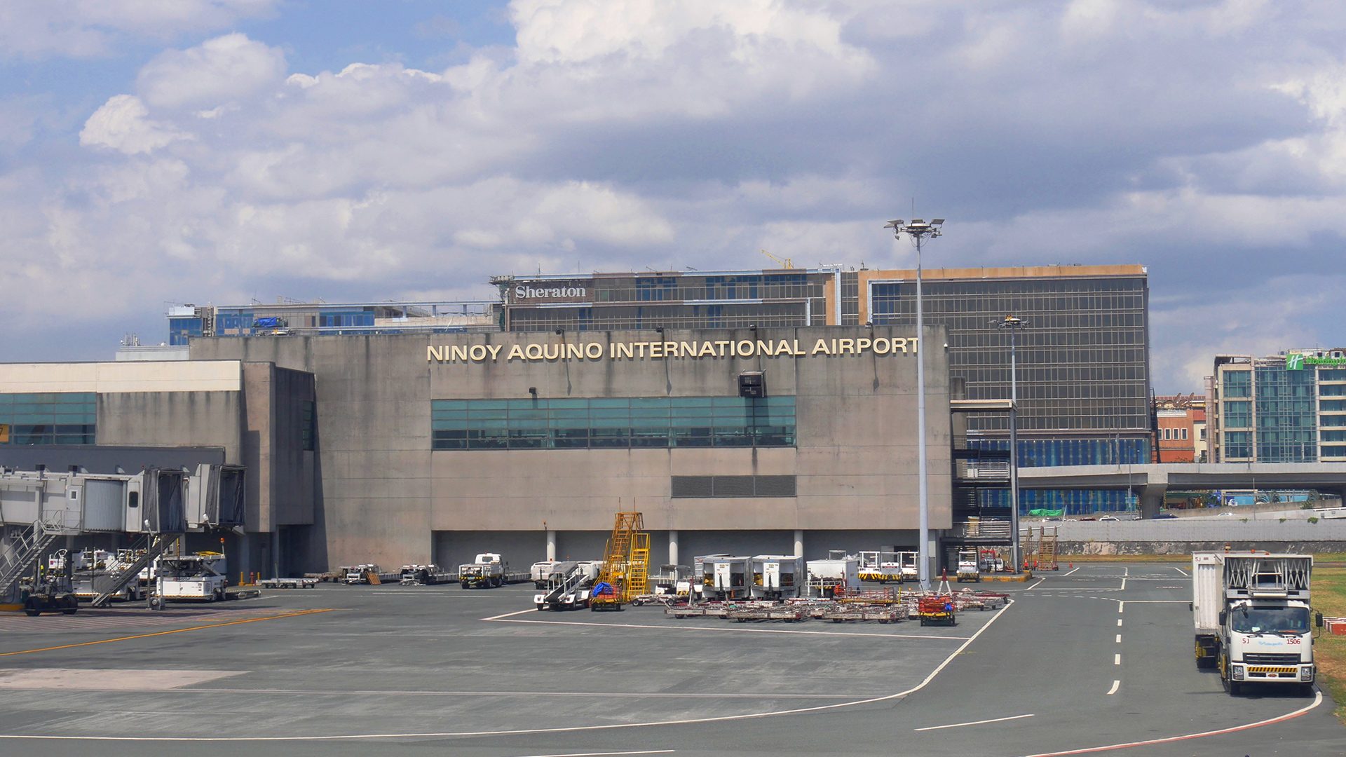 NAIA overnight parking fee hiked to P1,200 after turnover to San Miguel group