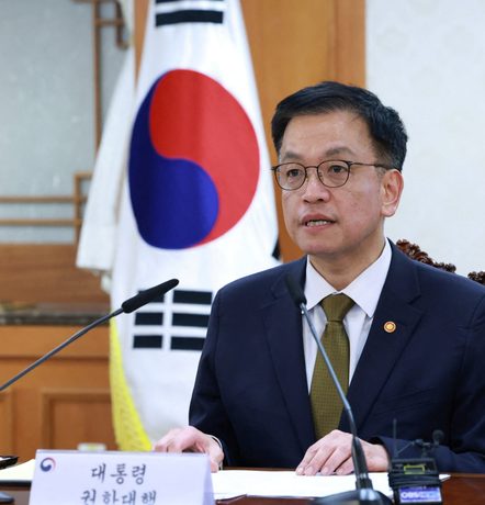 South Korea’s acting President Choi to appoint two Constitutional Court justices