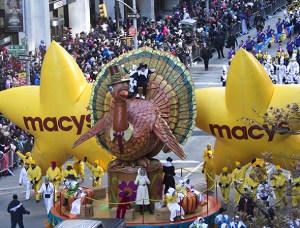 Kristin Chenoweth, Megan Hilty, Kellie Pickler, and More Highlight the Macy’s Thanksgiving Day Parade