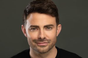 Jonathan Bennett   Cr. Michael Hull