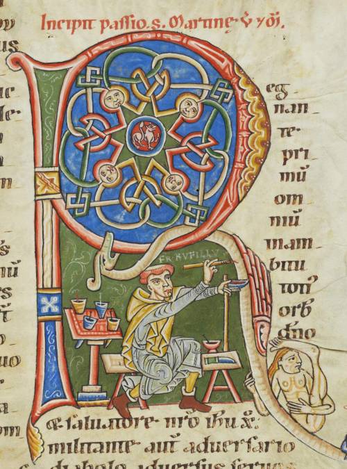 Medieval selfie
Speaking of a freak coincidence, check this out. The bottom image you may recognize as something I tumbled just last week (in this post). The decorator Rufillus drew himself in a decorated letter R. It is special because a monk is...