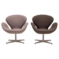 Arne Jacobsen for Fritz Hansen Grey Swan Swivel Armchairs, Set of Two