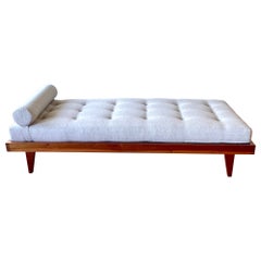 Rene Gabriel Daybed