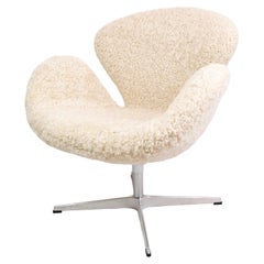 Lounge Chair " The Swan" Model 3320 By Arne Jacobsen For Fritz Hansen 