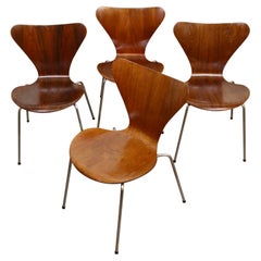 Set of Arne Jacobsen Series 7 (3107) Chairs by Fritz Hansen c. 1950s