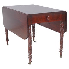 Federal Drop-Leaf Table in Mahogany, circa 1825