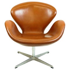 Scandinavian Brown Leather Swan Chair by Arne Jacobsen for Fritz Hansen Denmark