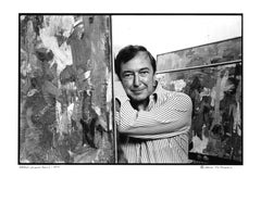 L'artista Jasper Johns nel suo studio con una nuova opera, firmata da Jack Mitchell