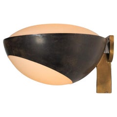 Large Italian Fontana Arte wall lamp by Max Ingrand 50's in brass and opaline 