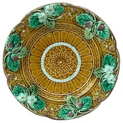 Rare Large Majolica Yellow Strawberries Platter Sarreguemines, circa 1880