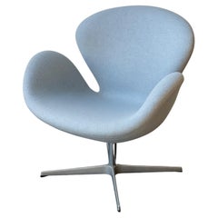 Scandinavian Modern Swan Chair by Arne  Jacobsen