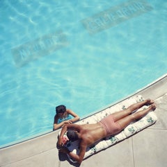 Slim Aarons Lake Tahoe Couple (Slim Aarons Estate Edition, Poolside)