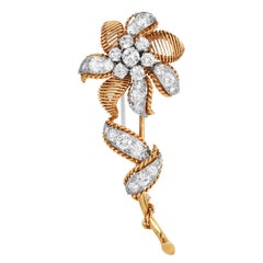 Van Cleef & Arpels 3.50 carats Diamond 18K Gold VCA Flower Lapel Brooch