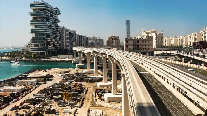 1_Dubai Tram