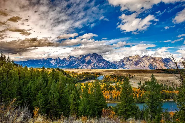 Getting Back to Nature: A Guide on Where to Stay in Yellowstone National Park