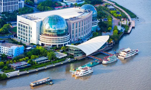 Sightseeing Boats in Shanghai