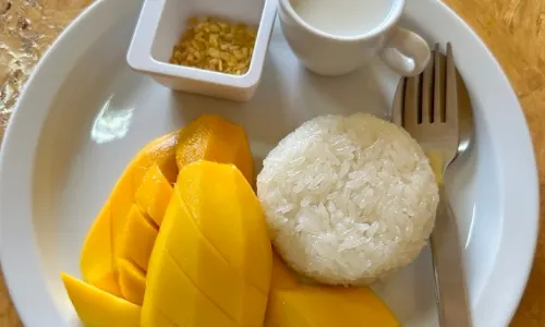 Mae Sai Thong Mango Sticky Rice