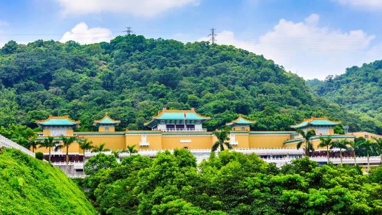 有一種說法是：建築看北京故宮，而文物則要看台北故宮。在抗日戰