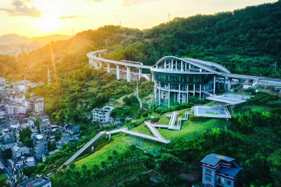 FengHuang Maglev Cultural Tourism