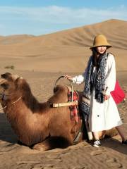 Dunhuang Mingsha Mountain Desert Camping Off-road Base (Mingmo Wild Luxury)