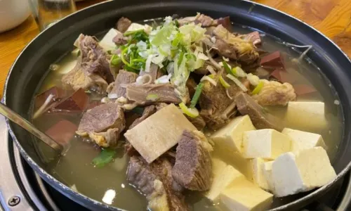 小黃牛朝鮮族特色湯飯館（長白山店）