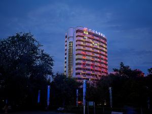 Kunlun Lejus Hotel