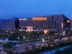 Vienna International Hotel (Shenzhen North Railway Station)