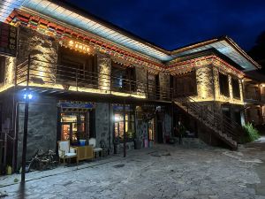 Gongbujiang Daba Songcuo Shenghu B&B