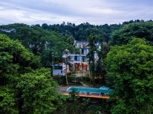 Yichuan Yisu River View Senxi Hostel