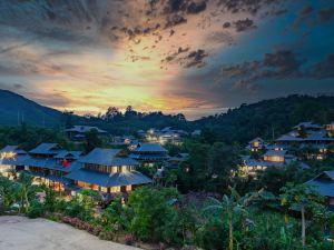 Floral Hotel·Yao mother's guest room (wangtianshu scenic spot in Xishuangbanna)