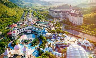 Yinrun Jinjiang Castle Hotel