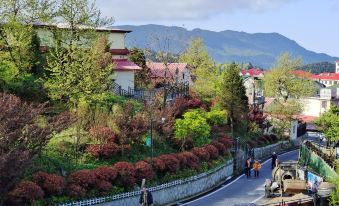 Lushan Qierbushe Hostel