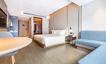 Atour Hotel (Zhongshan North Railway Station, V - Park Plaza)