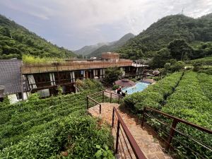 Mogan Lingshang Tea Culture Hot Spring Villa