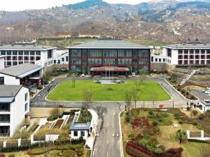 Mengyin Menglianggu Yimeng spiritual education training center hotel