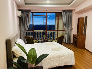 Kuching City Center Riverbank Suites With Marvelous River View