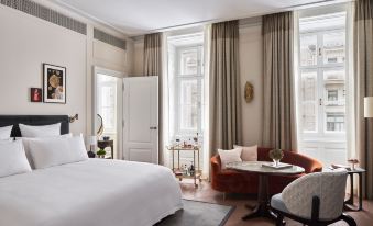 Rosewood Vienna