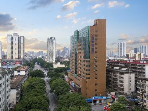 Yeste Hotel (Nanning Hengyang East Road  Mingxiu subway station )