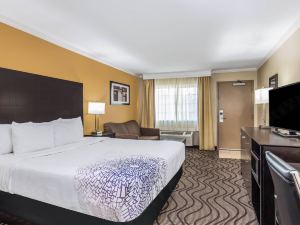 La Quinta Inn & Suites by Wyndham Carlsbad - Legoland Area