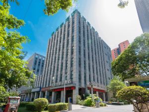 Luyuanchun Boutique Hotel (Jiaozuo University of Technology Shuangyong Theme Park)