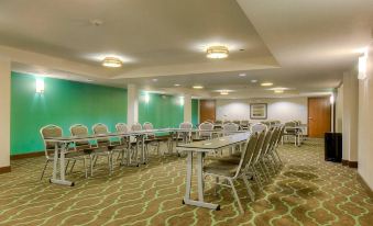 Holiday Inn Express & Suites Carlsbad Beach