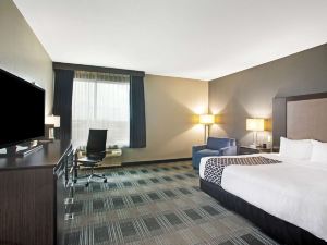 La Quinta Inn & Suites by Wyndham Victoria - South