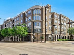 Frontdesk Calais Midtown Apts Houston